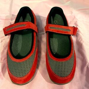 OrthoFeet 2E- 7.5, Women’s Springfield MaryJane Shoes